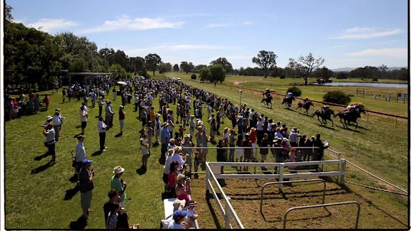 The idyllic surrounds of Yea racecourse.