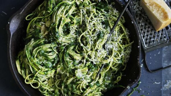 Spaghetti with zucchini and spinach