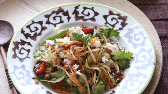 Green papaya salad with crab.