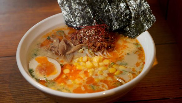 Tonkotsu gekikara ramen will fend off winter chills.