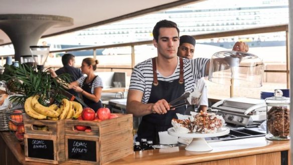 Opera Bar Cafe: A thousand times better than a doughnut from the Manly ferry.