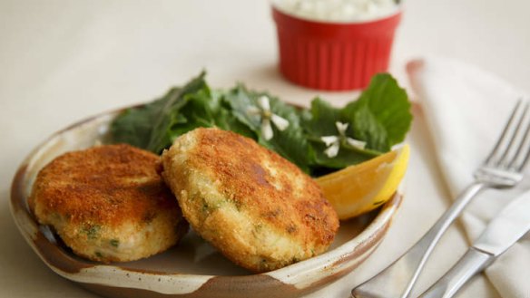 Fish cakes make a quick, tasty family dinner.