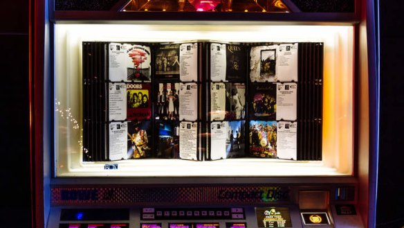 Heartbreaker's jukebox is loaded with classic rock hits from 1968-1980.