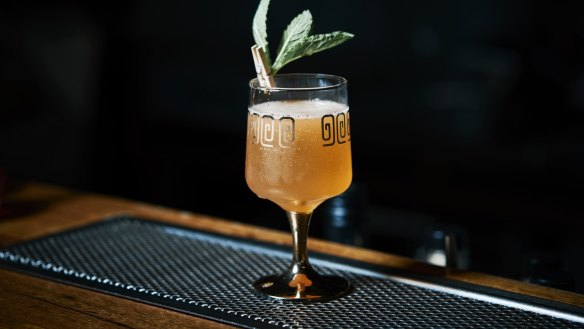 Old Cuban: champagne cocktail meets mojito.