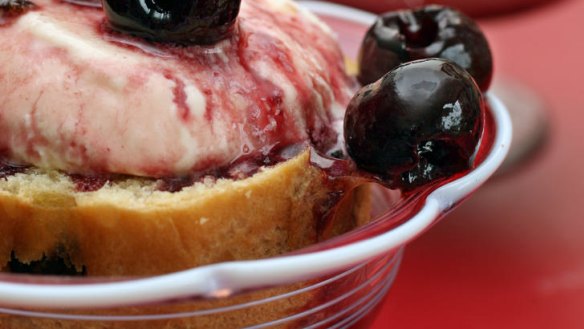 Cherries in red wine with panettone and gelato.