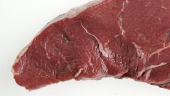 Grilled beef rump with beetroot and onion salad