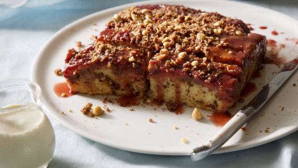 Anyway you like it: Plum and hazelnut streusel cake.