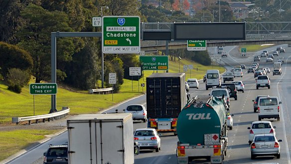 Trucks should be banned from the fast lane on all freeways