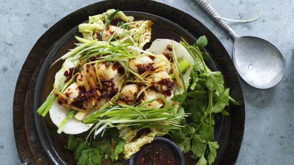 Steamed scallops with chilli and black vinegar.