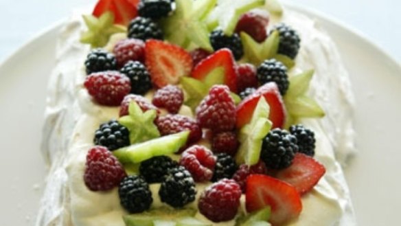 Lucknow fennel seed pavlova