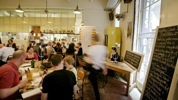 Laneway love ... Gill's Diner .