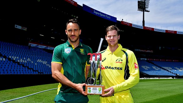 Posing with Faf du Plessis at the start of the tournament is as close as Steve Smith got to the trophy. 