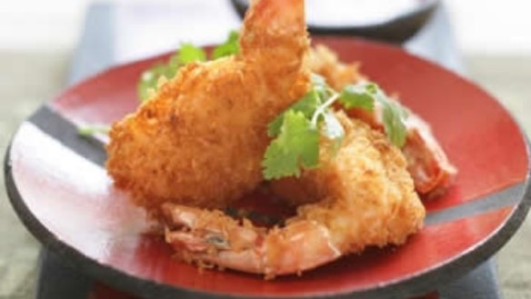 Deep-fried prawns stuffed with water chestnuts and prawn mousse