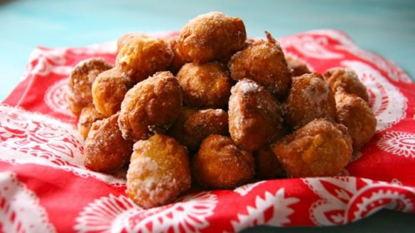 Apple doughnut holes