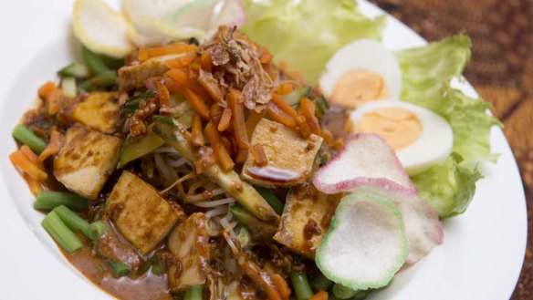 Gado gado at Sendok Garpu.