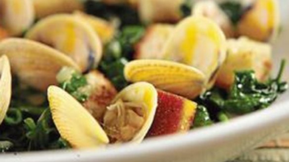 Vongole with braised spinach and croutons