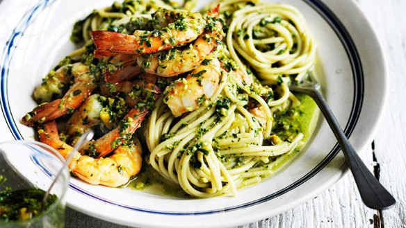 Super fresh, super tasty: Spaghetti with prawns, basil and pistachio.