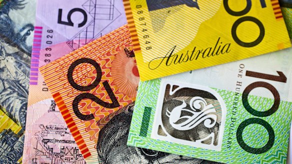  News that GDP was positive sent the dollar to US75.40¢ from US75.02¢.