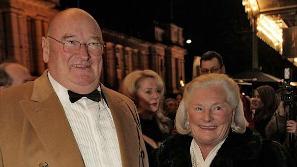 Lindsay and Paula Fox.