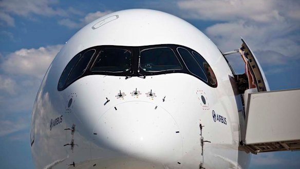 Airbus A350 cockpit windows and nose