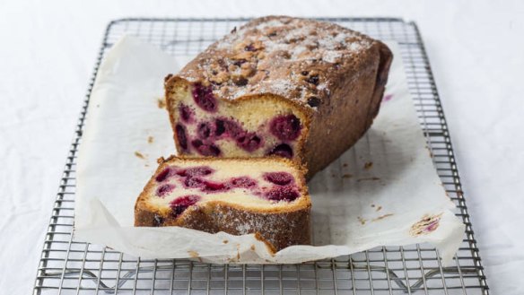 A very cultured cake: Raspberry and yogurt loaf.