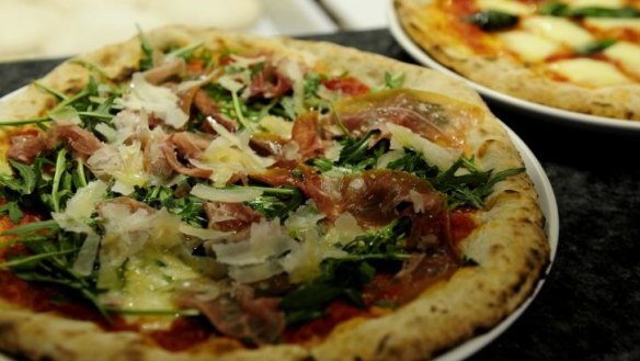 Pizzas at Provini