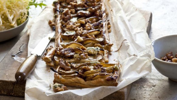 Pear tart with thyme, gorgonzola and walnuts - serve after dinner.