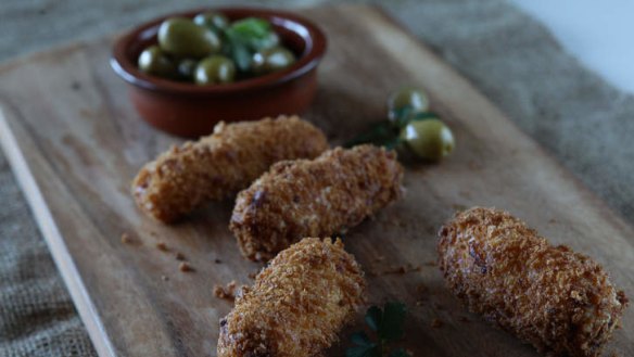 Croquetas make a great snack and are very handy for using up leftovers.