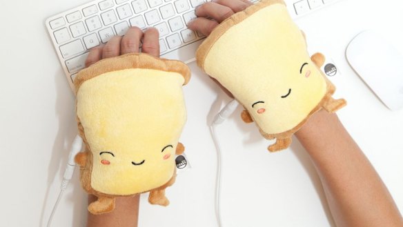 Toasty: USB hand warmers.