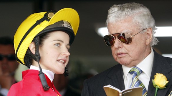 Allez Wonder jockey Michelle Payne talks to trainer Bart Cummings before the running of the 2009 Melbourne Cup. 