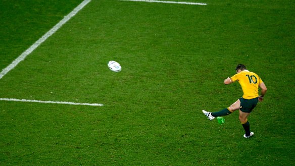 LONDON, ENGLAND - OCTOBER 18:  Bernard Foley of Australia kicks the match winning penalty during the 2015 Rugby World Cup Quarter Final match between Australia and Scotland at Twickenham Stadium on October 18, 2015 in London, United Kingdom.  (Photo by Mike Hewitt/Getty Images)