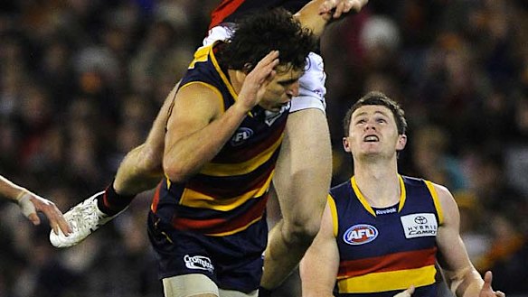 Brave Bombers overrun Crows