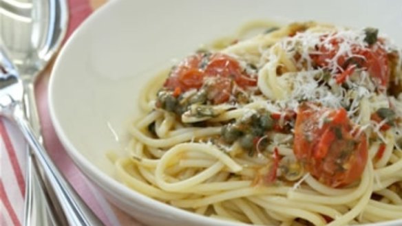 Spaghetti with olives, capers and anchovies