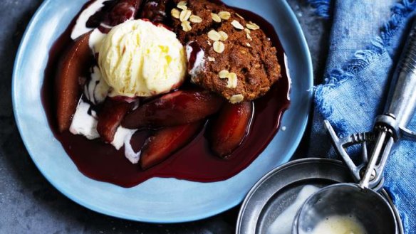 Gingerbread pud': The secret's in the sauce.