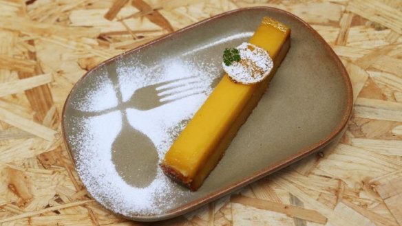 The lemon curd slice.