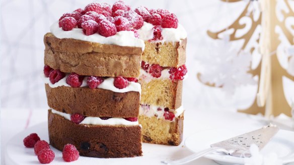 Panettone with mascarpone and raspberries.