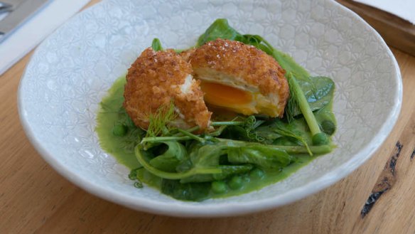 Fennel scotch eggs, peas and grilled baby leek.