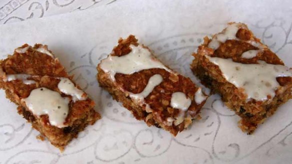 Oat and carrot slice