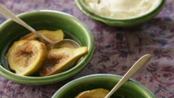Cardamon poached figs with lemon yoghurt