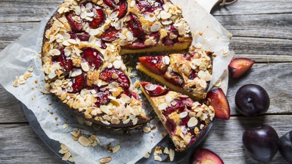 Make the most of plums in this almond and semolina cake.