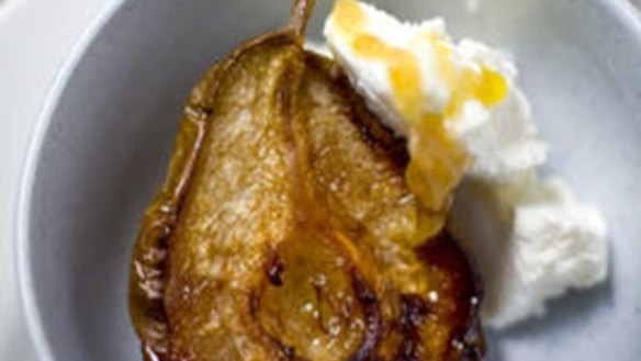 Roasted pears with honey mascarpone