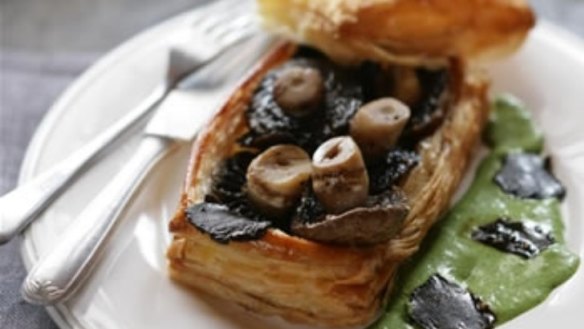 Feuillete of mushrooms with truffles and a parsley puree