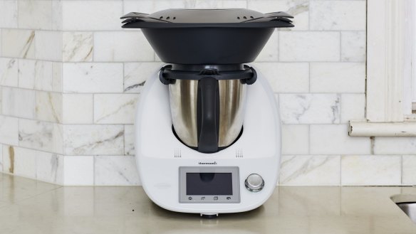 The Vorwek Thermomix TM5 has both internal and external steamer basket attachments.