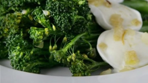 Braised broccolini with mozzarella