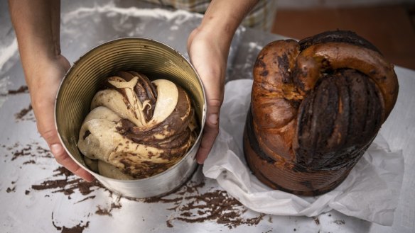 SH NEWS: Michaela Johansson from Aplenty in Redfern prepares a Babkattone dessert. 7th December 2022, Photo: Wolter Peeters, The Sun Herald.