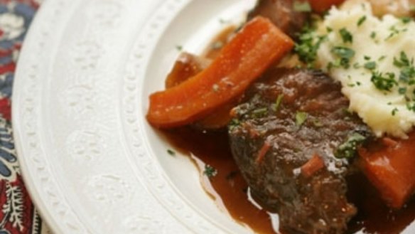 Beef cheeks in red wine with carrots and mashed potato