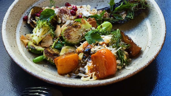 Combination salad: roasted lentils, persimon, blackbean and ricotta.