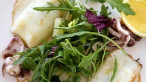 Stuffed squid with rocket leaves
