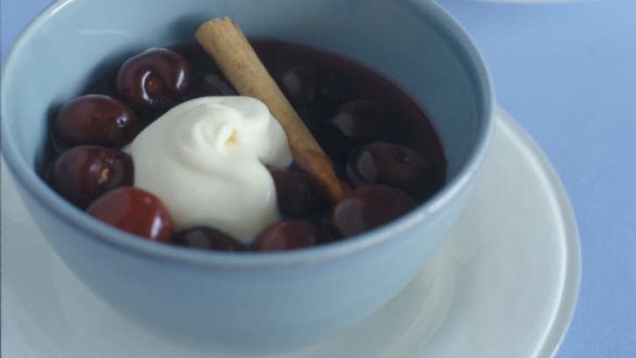 Cherries with cloves and port