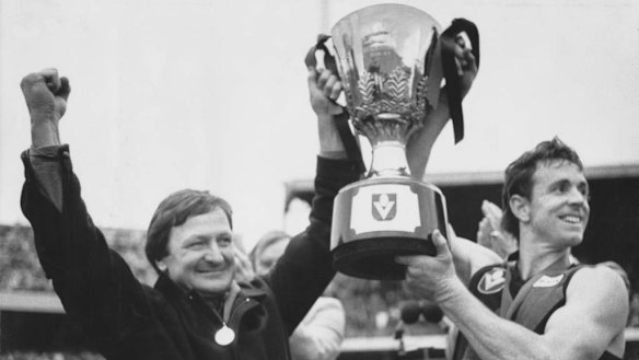 Essendon coach Kevin Sheedy and Captain Terry Daniher with the  VFL Premiership trophy in 1985